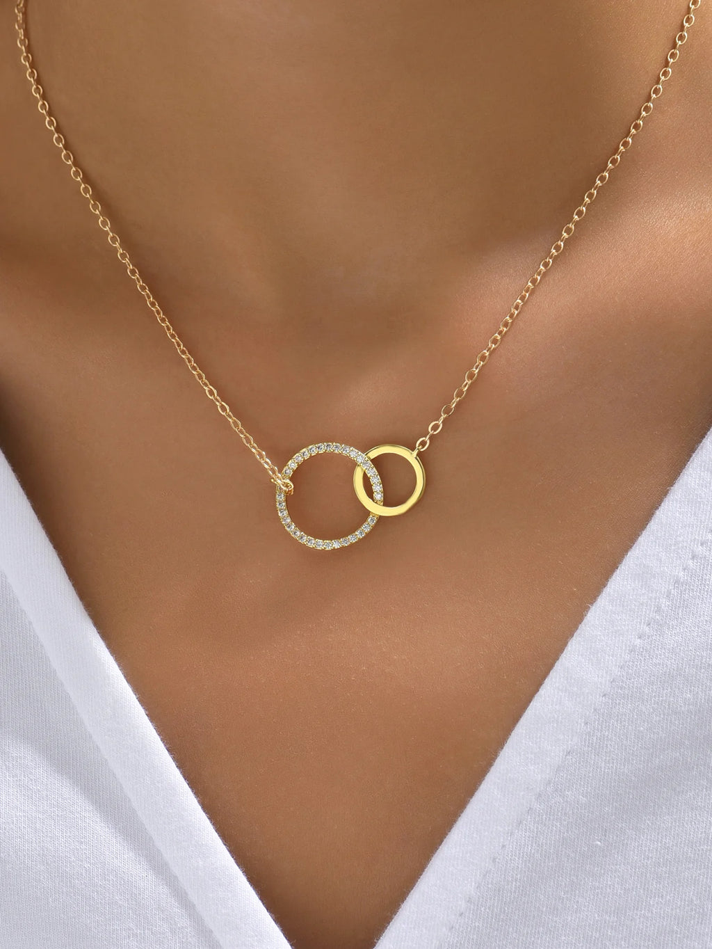 The Interlocking Circles Necklace